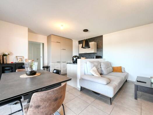 Appartement à vendre - Première occupation 194 500 € 3 pièces 2 chambres 61 m² Étage 2/3 Canal Givors 69700