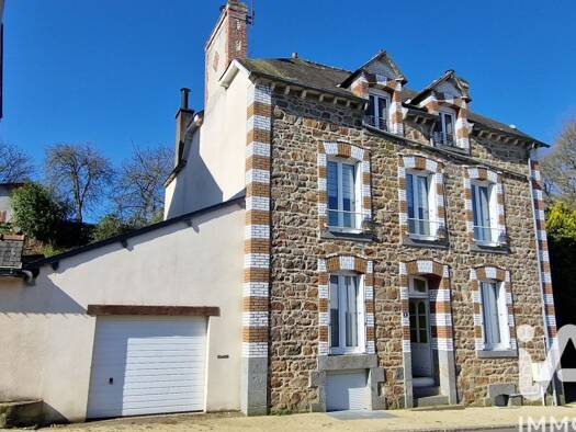 Maison de ville à vendre 197 500 € 8 pièces 4 chambres 172 m² 1 514 m² de terrain Merdrignac 22230