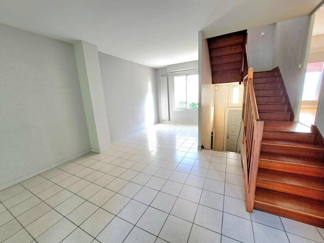 AGREABLE MAISON NANTAISE DE 4 CHAMBRES AVENUE DE LA CLOSE — 5