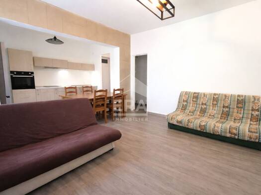 Appartement à vendre 135 000 € 4 pièces 3 chambres 86 m² Étage 1/2 Centre Vidauban 83550