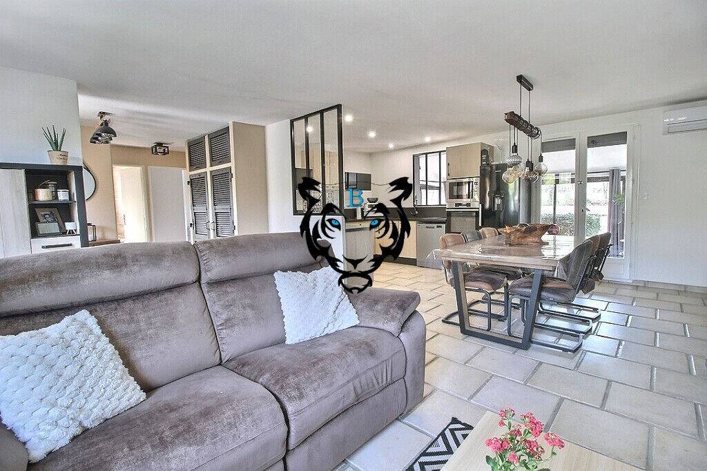 Maison à vendre, 104m², BAGNOLS EN FORET