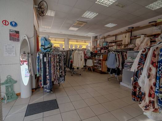 Pret-à-Porter à vendre Fonds de commerce 55 000 € 1 pièce 338 m² de surface de vente Étain 55400