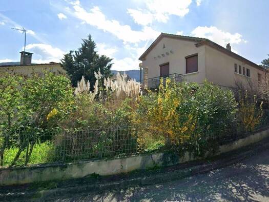 Maison à louer 1 150 € 4 pièces 3 chambres 148 m² 465 m² de terrain Laragne-Montéglin 05300