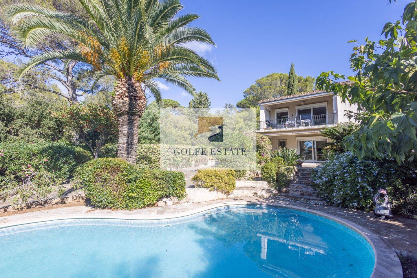 Maison à vendre, 113m², LA CROIX VALMER