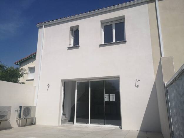 Maison à louer 1 030 € 4 pièces 3 chambres 86,5 m² 47 m² de terrain Sud Marguerittes 30320