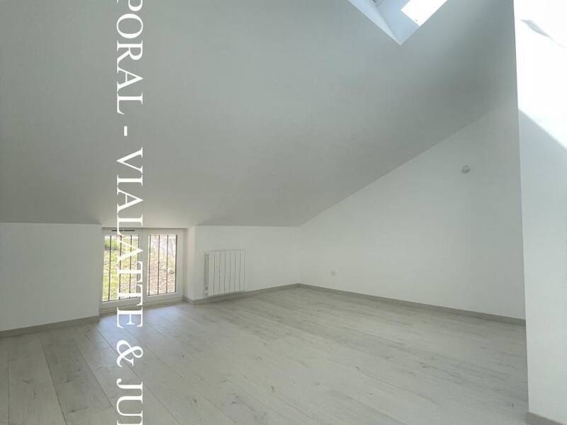 Maison à louer, 111m², NEUVILLE SUR AIN