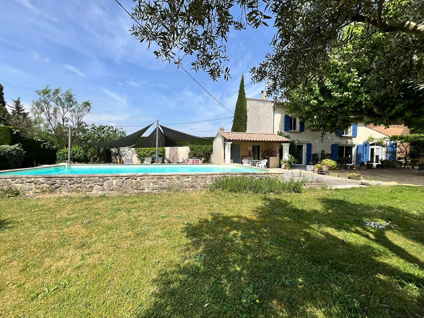 Maison à vendre, 170m², SUZE LA ROUSSE