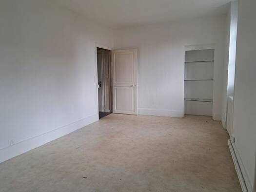 Appartement à louer 380 € 2 pièces 1 chambre 58 m² Étage 2/3 Fourchambault 58600