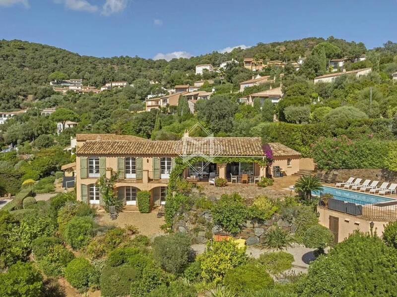 Maison à vendre, 157m², LA CROIX VALMER