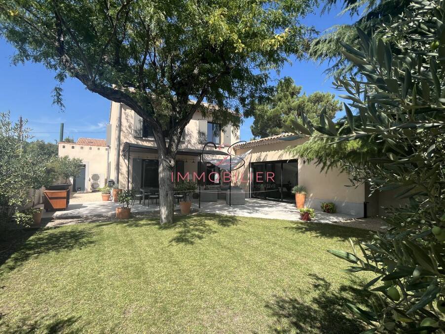 Maison à vendre, 190m², CHATEAUNEUF DE GADAGNE