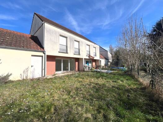 Maison à louer 1 000 € 4 pièces 3 chambres 90,6 m² Sens 89100