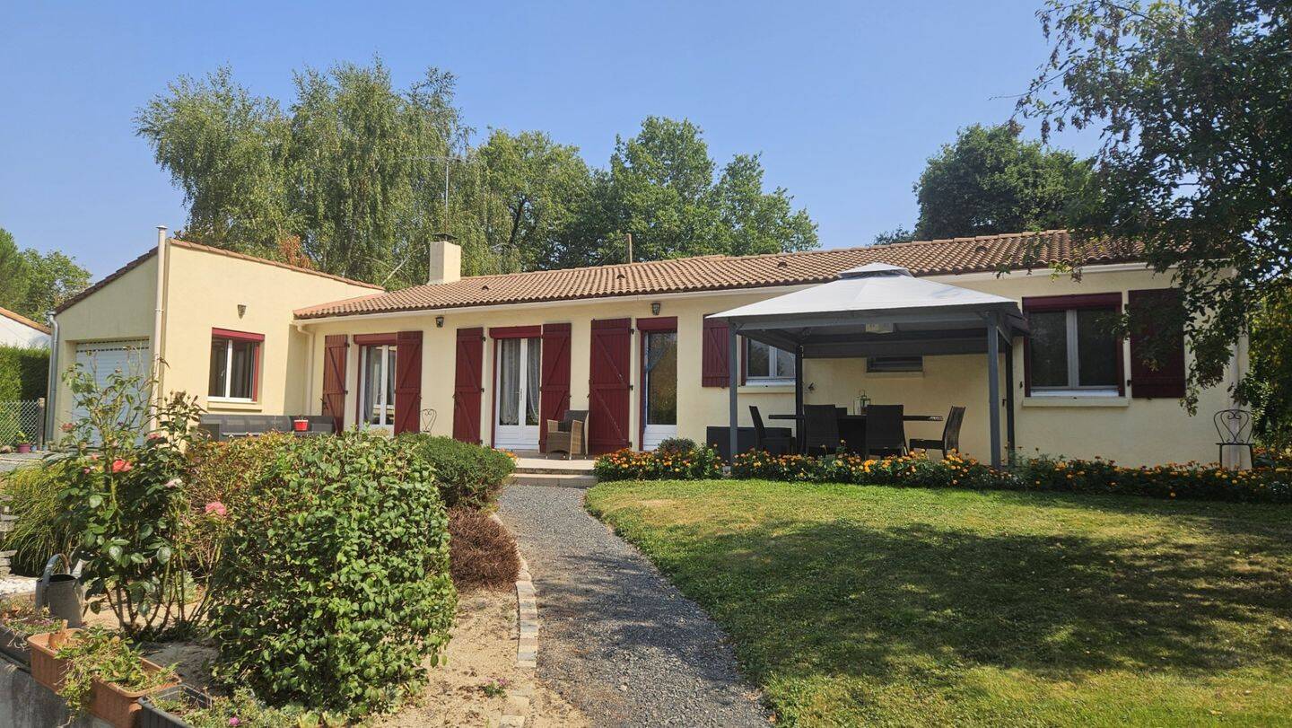 Maison à vendre, 118m², SAINT JULIEN DES LANDES