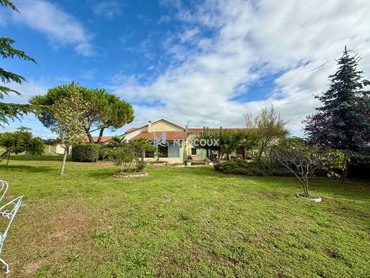 Maison à vendre 340 000 € 8 pièces 3 chambres 160 m² 9 012 m² de terrain Arthun 42130