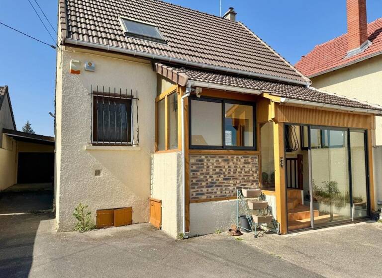 Maison à vendre 345 000 € 6 pièces 4<br/>chambres 109 m²<br/>superficie 585 m²<br/>terrain Croix Boisselière-Blés d'Or Morangis 91420