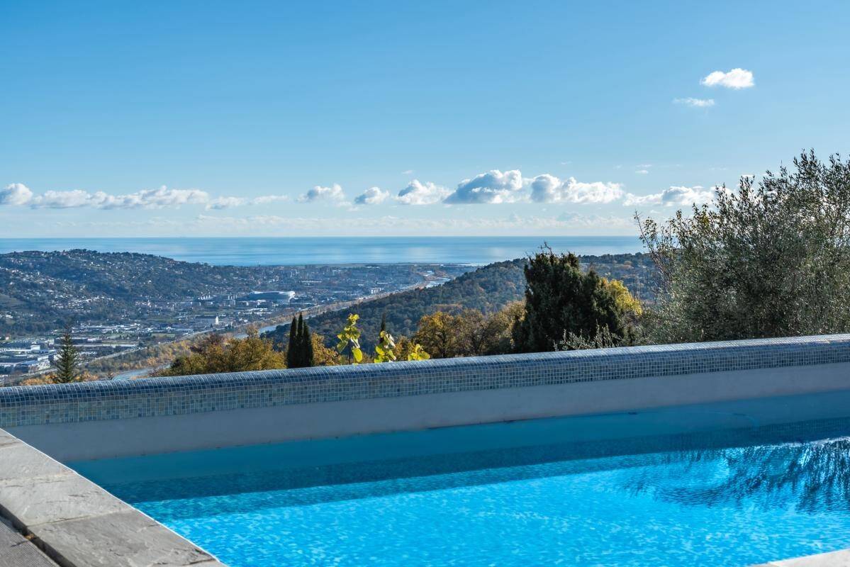 Maison à vendre, 210m², GATTIERES