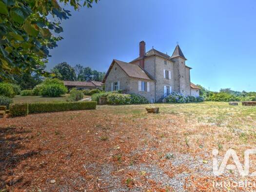 Demeure à vendre 690 000 € 10 pièces 5 chambres 380 m² 18 314 m² de terrain Est Saint-Léonard-de-Noblat 87400