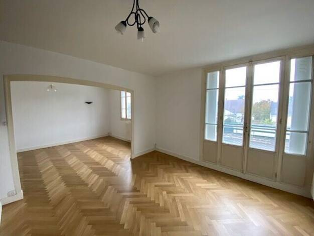 Appartement à louer 593 € 3 pièces 2 chambres 68 m² Dernier étage, Étage 1/1 Mermoz Clos du Hameau-Vieux Bourg Saint-Jean-de-Braye 45800