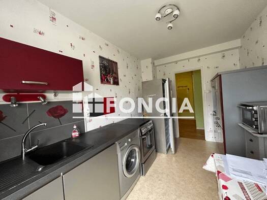 Appartement à louer 795 € 2 pièces 1 chambre 60 m² Étage 3/4 Bel Air Dijon 21000