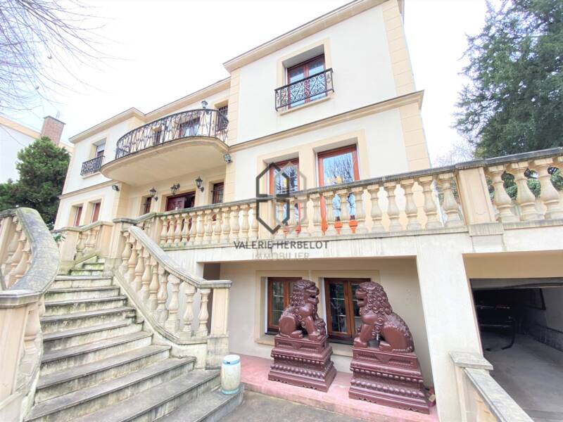 Maison à vendre, 300m², SAINT MAUR DES FOSSES