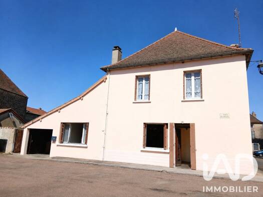 Maison à vendre 76 900 € 4 pièces 2 chambres 86 m² 212 m² de terrain Saint-Christophe-en-Brionnais 71800
