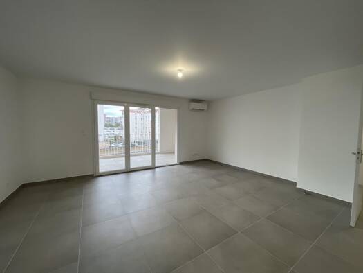 Appartement à louer 1 208 € 4 pièces 3 chambres 92 m² 1er étage Alzo Di Leva Ajaccio 20090