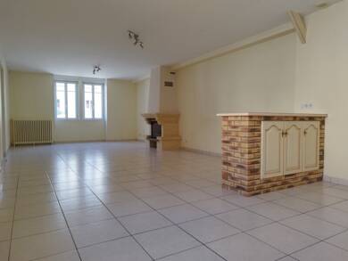 Maison à louer 1 341 € 7 pièces 5 chambres 183 m² 230 m² de terrain Le Bourg Est Ingré 45140