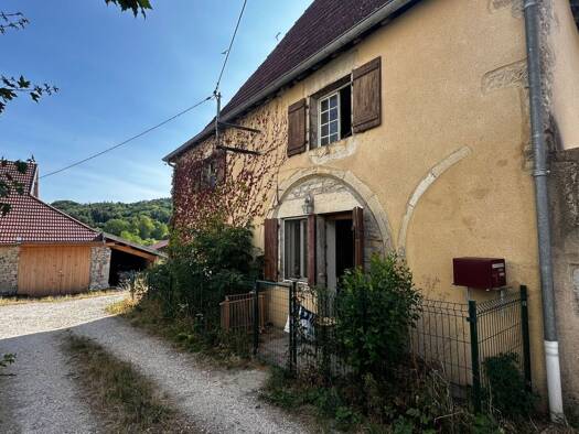 Maison à vendre 115 000 € 6 pièces 3 chambres 107,82 m² 700 m² de terrain Lombard 25440