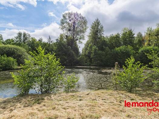 Propriété de loisirs à vendre 67 500 € 10 740 m² de terrain Chevresis-Monceau 02270