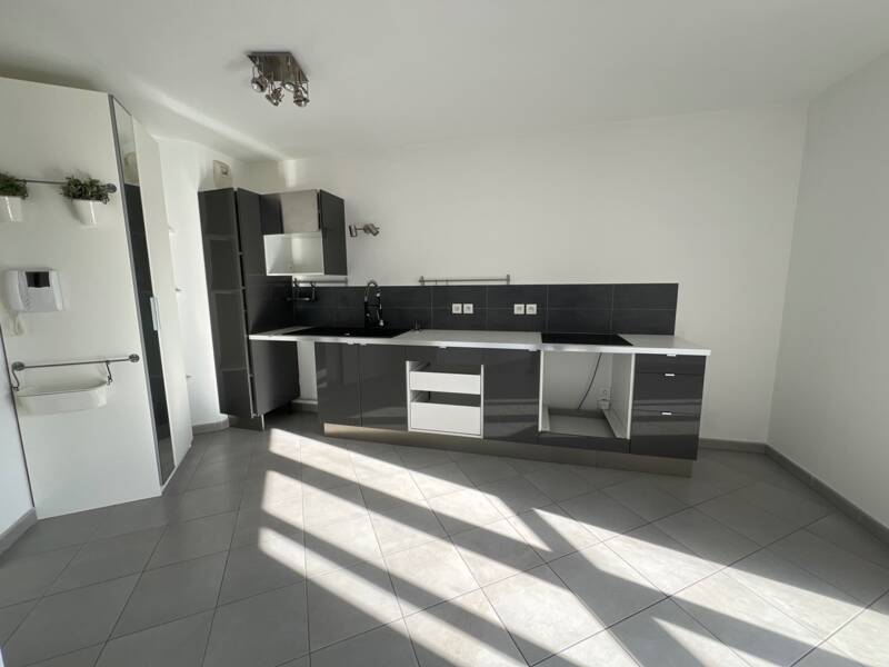 Maison à louer, 36m², LYON 8E