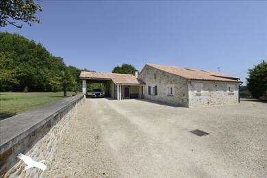 Maison à vendre 441 000 € 5 pièces 4 chambres 212 m² 7 900 m² de terrain Rougnac 16320