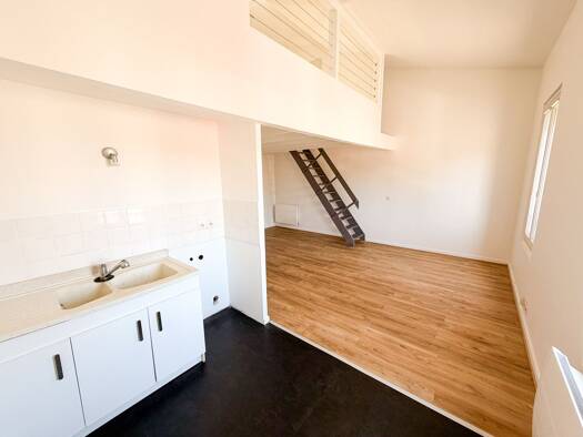 Duplex à vendre 145 000 € 2 pièces 1 chambre 42,5 m² Étage 1/1 Villenave-d'Ornon 33140
