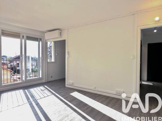 Appartement à vendre 79 000 € 4 pièces 3 chambres 57 m² Étage 3/5 Urbain Nord Bagnols-sur-Cèze 30200