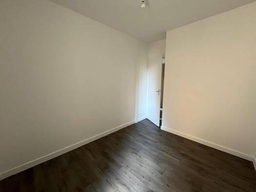 Appartement à louer 321 € 2 pièces 1 chambre 31 m² RDC Saint-Just-d'Avray 69870