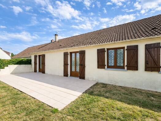 Maison de plain-pied à vendre 269 000 € 6 pièces 4 chambres 114,6 m² 622 m² de terrain Sud Wormhout 59470