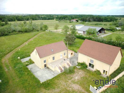 Maison à vendre 232 000 € 5 pièces 4 chambres 177 m² 8 000 m² de terrain Monétay-sur-Allier 03500