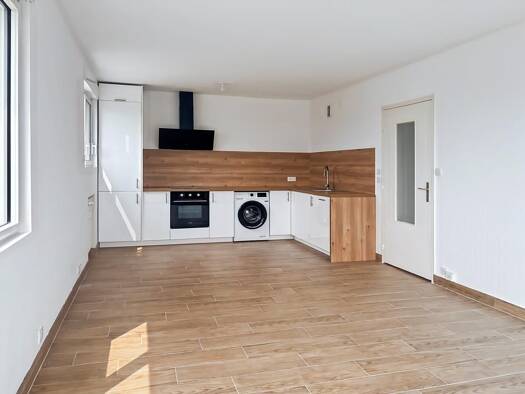 Appartement à vendre 149 200 € 3 pièces 2 chambres 64 m² Étage 3/6 Montbernage-Pont Neuf Poitiers 86000