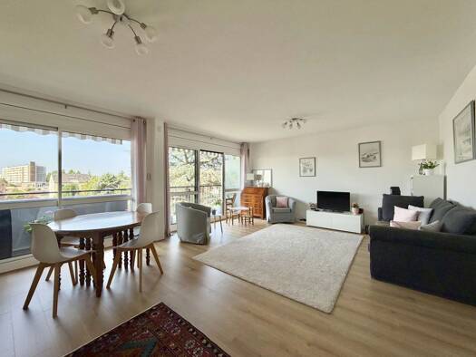 Appartement à vendre 473 000 € 4 pièces 2 chambres 77,04 m² Étage 4/8 La Fontaine-Parc des Sceaux-Croix de Berny-Centre Ville Antony 92160