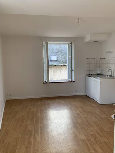 Appartement à louer 515 € 2 pièces 1 chambre 29 m² Dernier étage, Étage 2/2 Orleans 45000