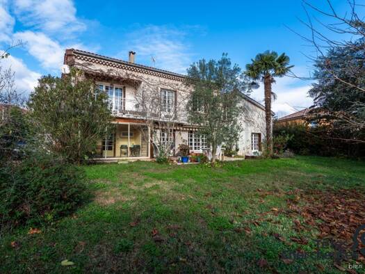 Maison à vendre 620 000 € 8 pièces 6 chambres 230 m² 953 m² de terrain Vourles 69390