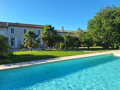 Maison à vendre 899 600 € 15 pièces 7 chambres 540 m² 6 362 m² de terrain Lesparre Medoc 33340