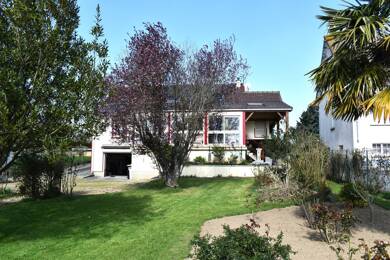 Maison à vendre 197 410 € 6 pièces 3 chambres 128 m² 1 045 m² de terrain Sablé-sur-Sarthe 72300