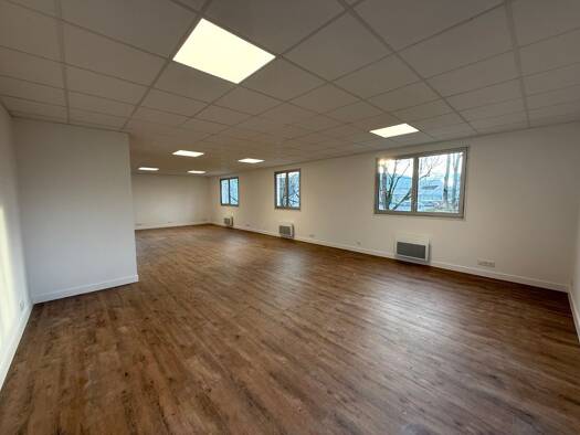 Appartement à vendre 180 000 € 4 pièces 102,54 m² RDC/1 Beauregard-Les Gradins Torcy 77200