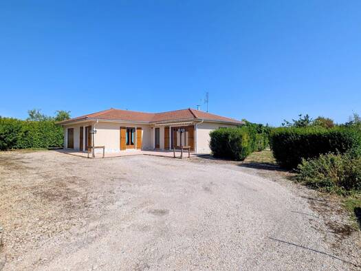 Maison de plain-pied à vendre 239 000 € 5 pièces 4 chambres 109,52 m² 1 152 m² de terrain Servas 01960