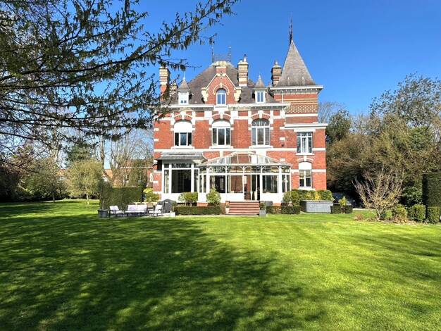 Maison à vendre 1 150 000 € 9 pièces 6 chambres 380 m² 3 173 m² de terrain Centre Wavrin 59136