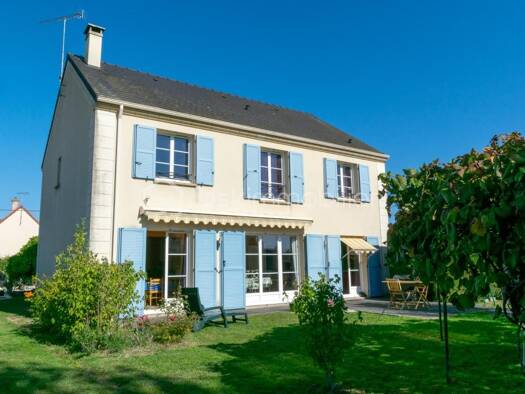 Maison à vendre 289 000 € 8 pièces 5 chambres 168 m² Lorris 45260