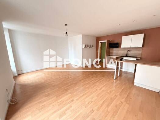 Appartement à louer 675 € 3 pièces 2 chambres 63,7 m² 1er étage Centre Ville Est Bourgoin-Jallieu 38300