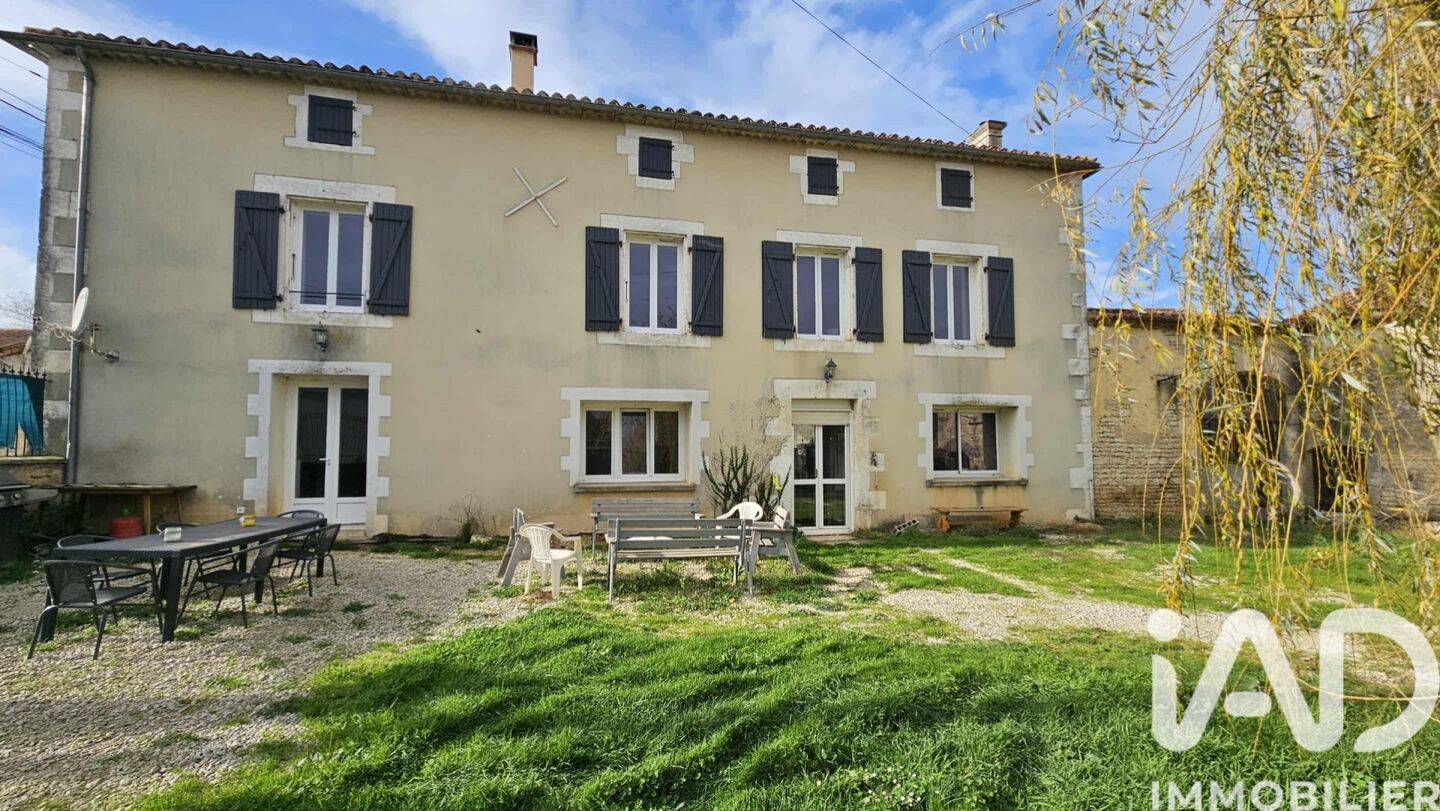 Maison à vendre, 160m², SAINT CIERS SUR BONNIEURE