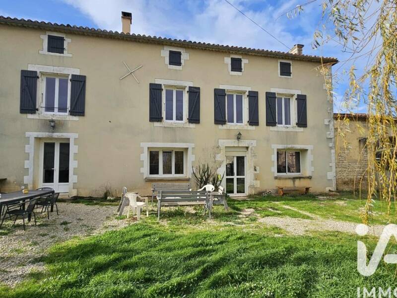 Maison à vendre, 160m², SAINT CIERS SUR BONNIEURE