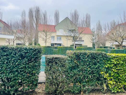 Appartement à louer 750 € 2 pièces 1 chambre 36,8 m² Étage 2/2 Saint Pierre Étampes 91150