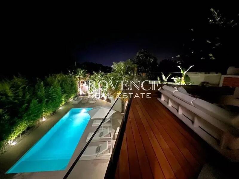 Maison à louer, 280m², MARSEILLE 11E